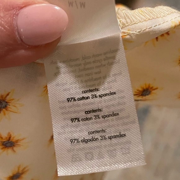 nwt weworewhat generously sized smocked dress in ditsy daisy! 🌼 - Picture 4 of 4